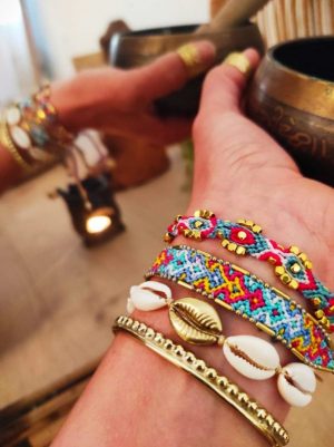 Pulsera macramé rizada